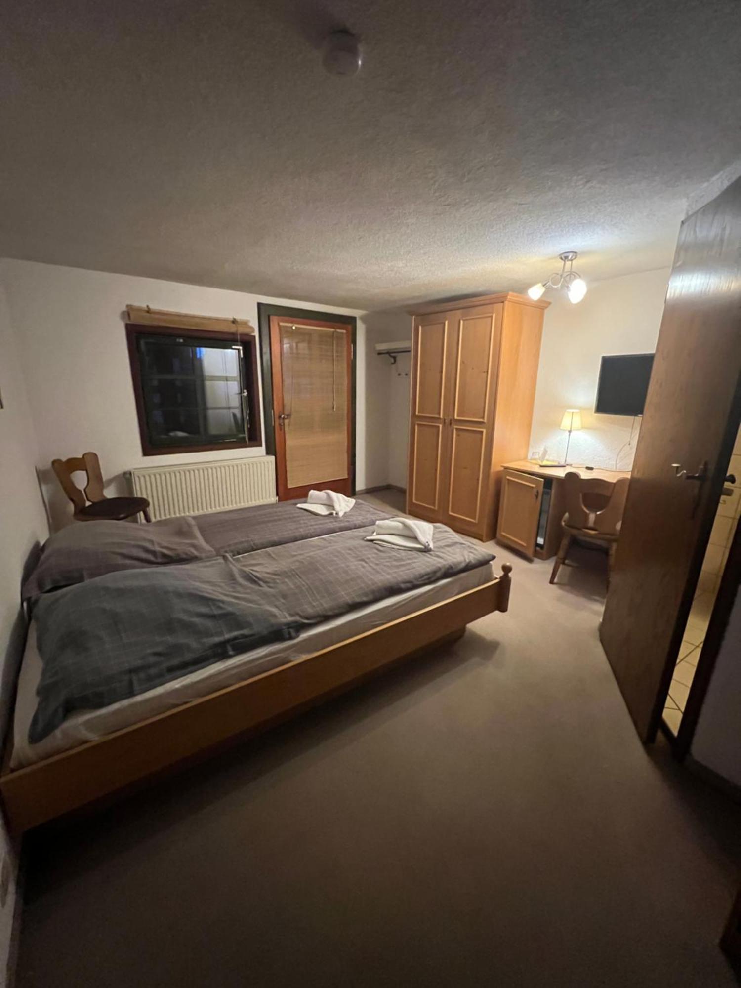 Hotel Erfurter Kreuz Kirchheim  Екстер'єр фото