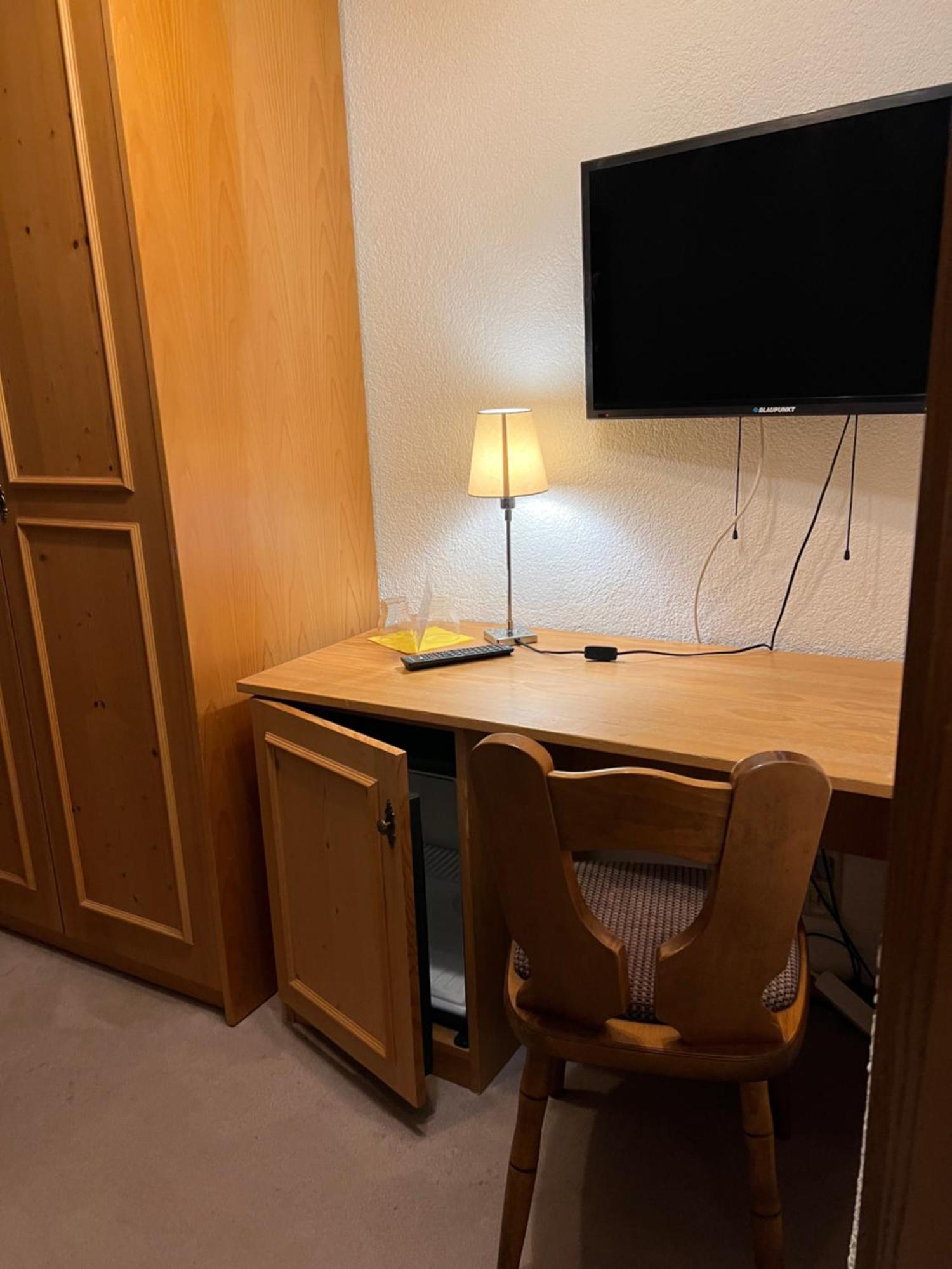 Hotel Erfurter Kreuz Kirchheim  Екстер'єр фото