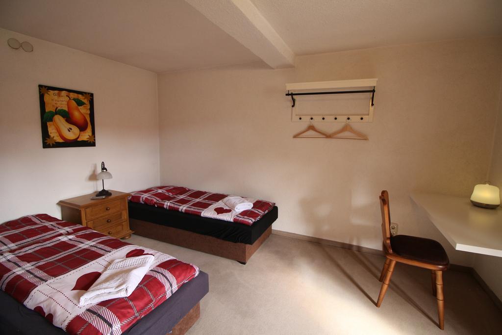 Hotel Erfurter Kreuz Kirchheim  Екстер'єр фото