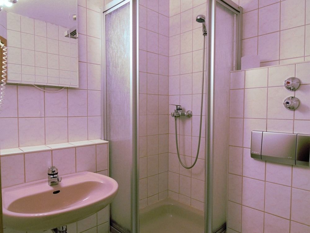 Hotel Erfurter Kreuz Kirchheim  Екстер'єр фото